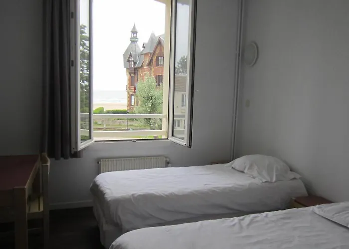 Centre De Cpcv Normandie A 50 Metres De La De Гостевой дом