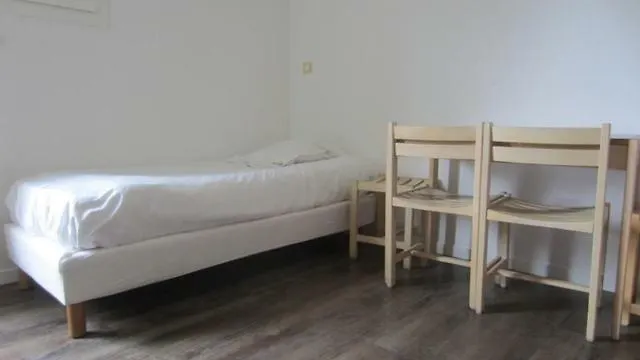 Centre De Cpcv Normandie A 50 Metres De La De 3* Ульгат